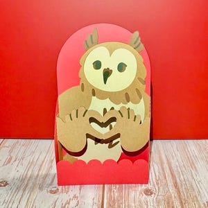 Tarjeta desplegable de San Valentín con forma de búho