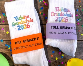 Tschüss Grundschule Socken/ Grundschul-Abgänger / Tennissocken/ Grundschul-Abschluss / Meilenstein Grundschule/ Geschenkidee