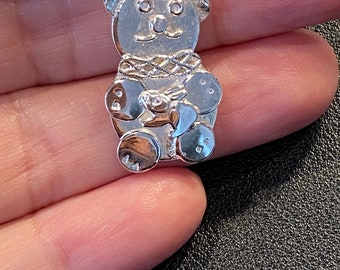 Sterling Silver large teddy bear pendant inc.sterling silver chain.