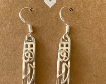 Beautiful solid sterling silver drop earring in the mackintosh style