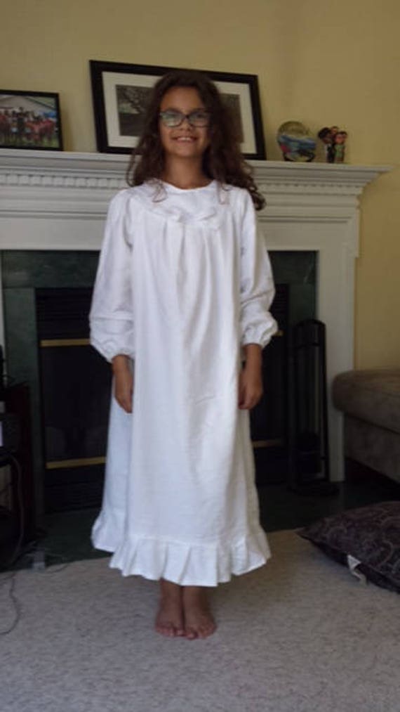 girls old fashioned nightgown