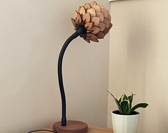 Bedside lamp / table lamp / table lamp / flower lamp / pine cone