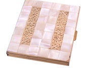 Pearlescent Gold Plated Vintage Compact