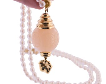 Collana di perla finta e perline floreali