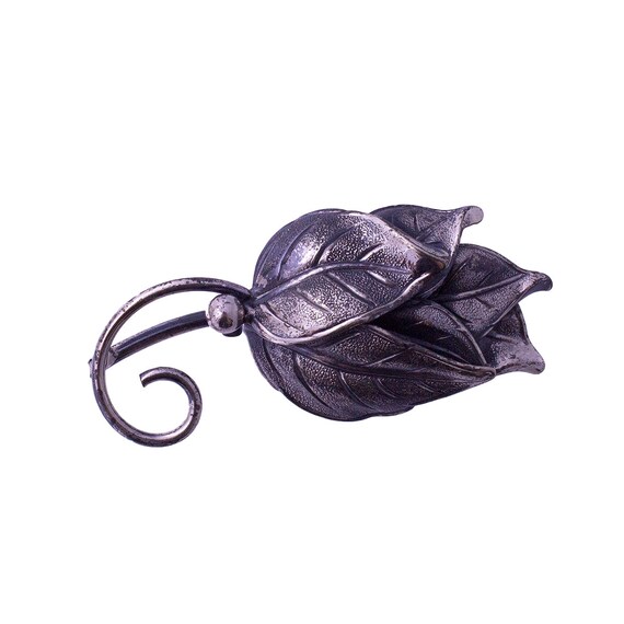 Botticelli Silver Curved Leaf Brooch
