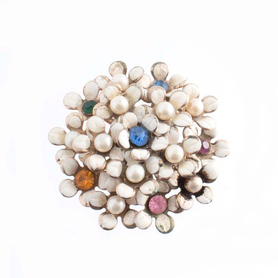 White Rhinestone and Faux Pearl Brooch - image 1