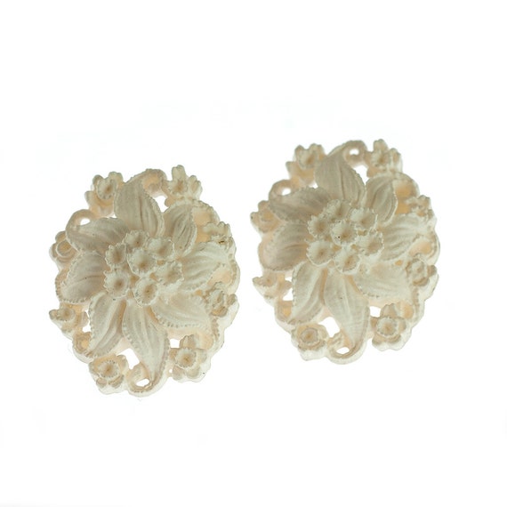 White Floral Earrings - image 1