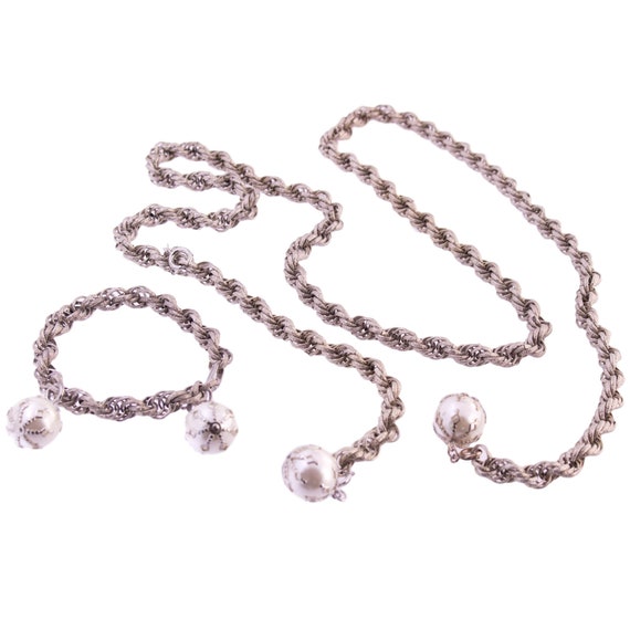 Celebrity Silver Tone Faux Pearl Clip Necklace Br… - image 1