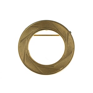 SALE--Retro Circle Pin