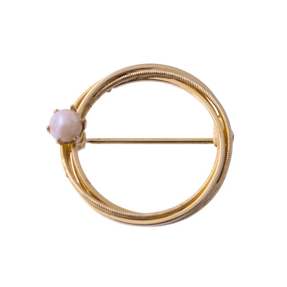 Faux Pearl Classic Circle Brooch