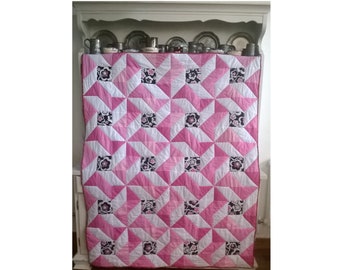 Quilt pattern: single twin bed contemporary quilt using traditional block beginner-friendly instant PDF 'Funky Flowers'