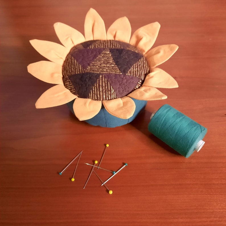Quilt pattern: large pincushion, sunflower design, yellow, brown, green, free machine quilting PDF 'Sunflower' image 2