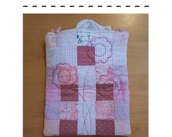 Quilt pattern: zipped bag fabric pouch lingerie bag patchwork bag, free machine quilting, gift PDF 'Pretty in Pink'