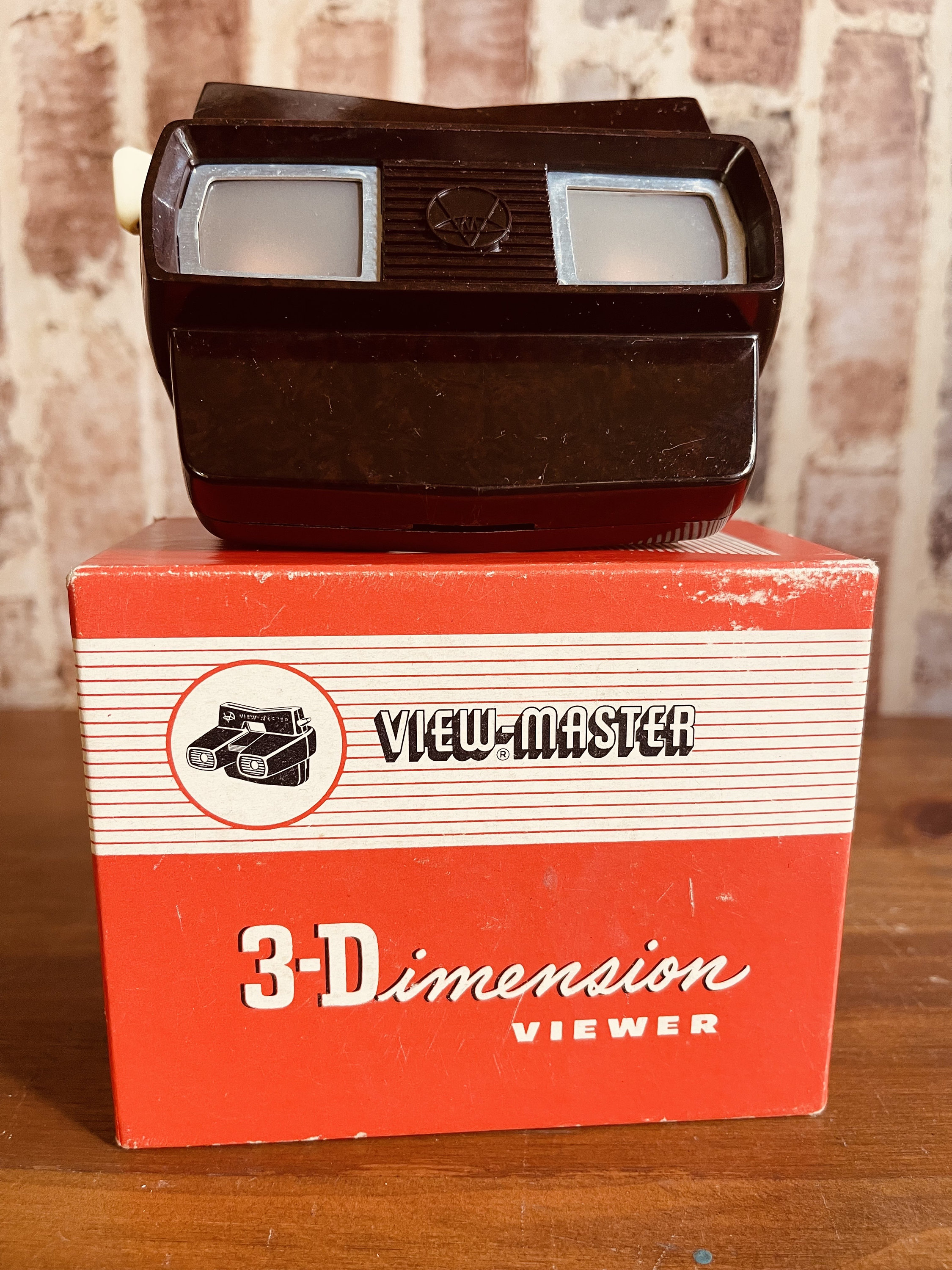 レトロ商品　ViewMaster 匿名発送 Vintage View-Master 3D Red Classic Viewmaster Toy Slide