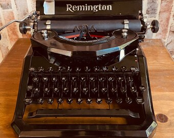 Remington Noiseless 8 Portable Typewriter 1930s