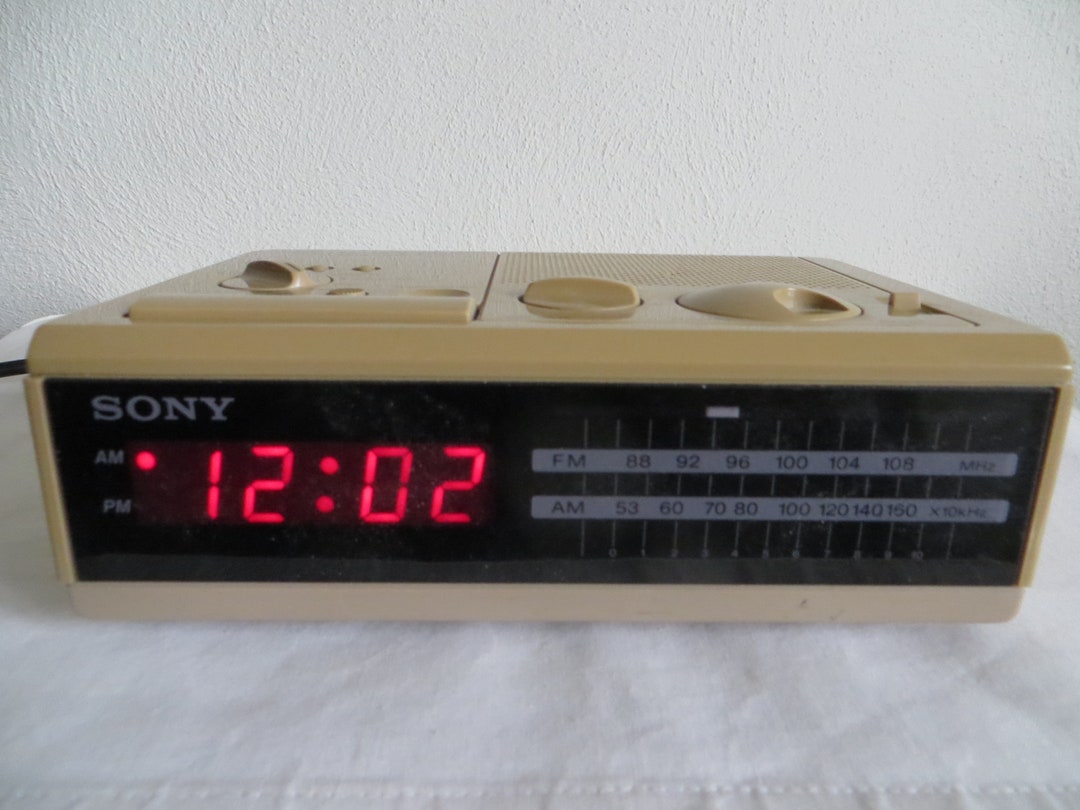 Vintage Digital Clock Sony Dream Machine Radio Alarm AM FM tested I426