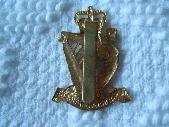 Vintage Clip Pin Royal Irish Rangers Ireland Pins… - image 2