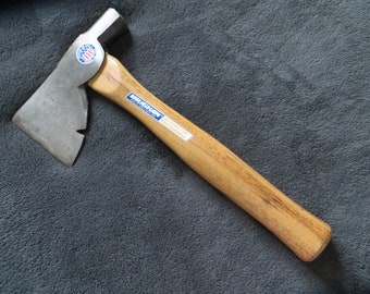 Vintage Vaugham Carpenters Hatchet Ax Hammer USA Tool MD h319