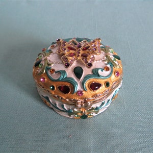 Trinket Round Box Jewelry Ring Box Rhinestone Enamel Butterfly. MD g2539