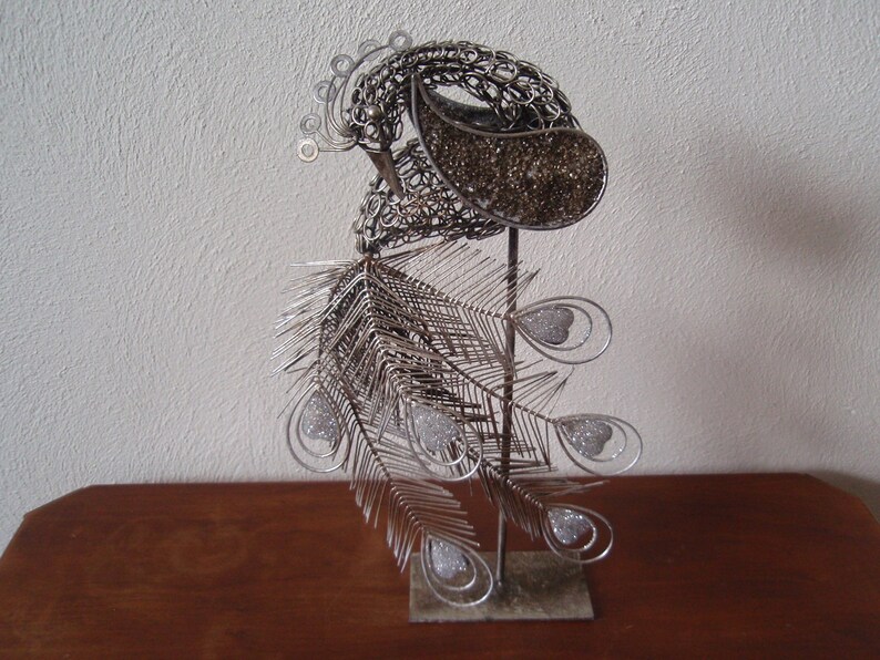 wire figurines