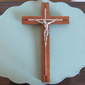 Wall Crucifix Cross Solid Oak 12 Inches Metal Jesus i699