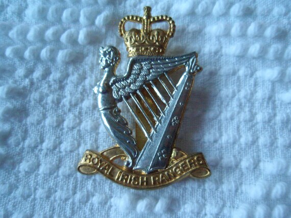 Vintage Clip Pin Royal Irish Rangers Ireland Pins… - image 3