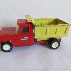 Vintage Toy Structo Dump Truck Pressed Steel Bed Lifts MD g2375