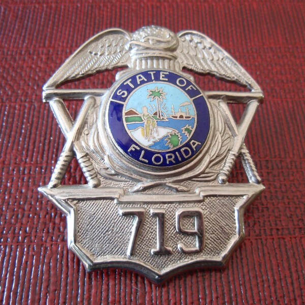 Obsolete State of Florida Police Badge No 719 Collectible L753