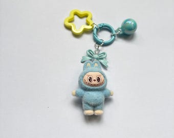 Llavero mini LU-BU-BU azul de pie para bolso, coche, llavero colgante