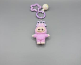 Llavero mini LU-BU-BU morado de pie, llavero para bolso, llavero de coche, colgante
