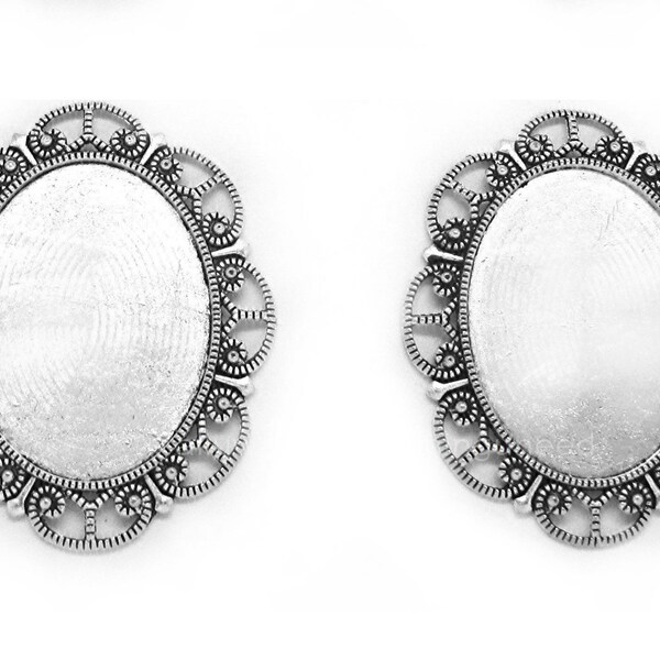 2 ANTIQUED Look Silvertone 40mm x 30mm SOPHIA Style Cameo Settings Frames Pendant Pendants Mountings for Making Costume Jewelry or Crafts