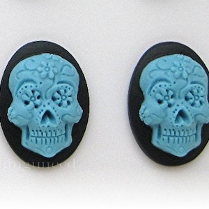 6 Goth Day of the Dead Sugar Skull and Flowers BABY BLUE on Black Día de los Muertos Emo Halloween 18mm x 13mm Resin CAMEOS Lot Cabochons