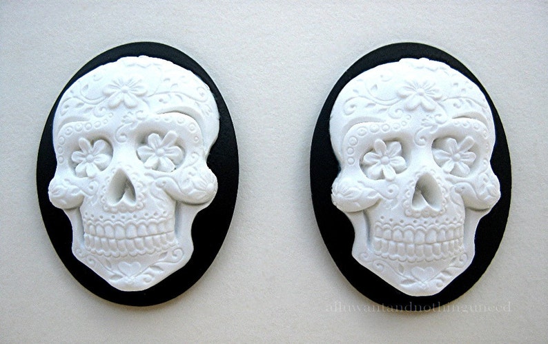 2 Goth Day of the Dead White Sugar Skull with Flowers on Black Día de los Muertos Emo Halloween 40mm x 30mm Resin CAMEOS Calaveras de Azúcar image 1