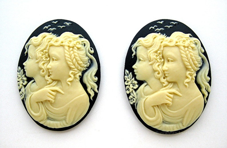 2 Ivory Color SISTERS TWINS Mother /& Daughter 2 Pretty Girls Best Friends on Black 40mm x 30mm Resin Cameos Lot for Making Costume Jewelry