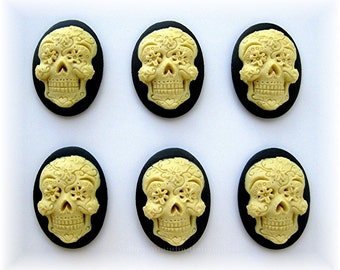 6 Ivory Goth Day of the Dead Sugar Skull & Flowers on Black Día de los Muertos Emo Halloween 25mm x 18mm Resin CAMEOS Calaveras de Azúcar