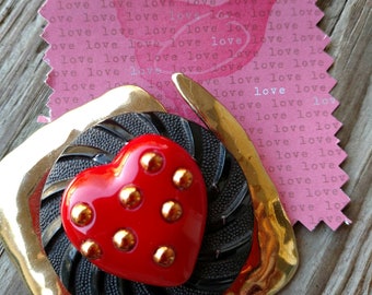 Red Heart Pop- Brooch, Heart Pin, Heart Brooch, Valentine Brooch, Valentine Gift, GIfts for Her, Vintage Button Brooch, Red and Black Brooch