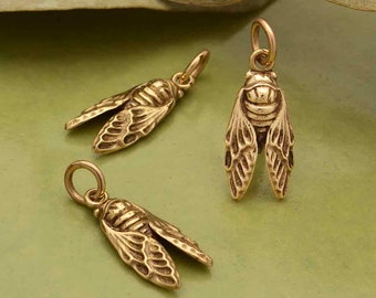 Pendentif mite coléoptère sauterelle bronze