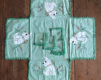 Doggie Tablecloth & 4 Napkins