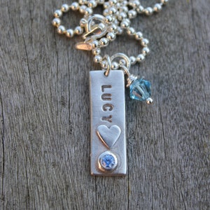 Collar de nombre de plata, collar de etiqueta de nombre estampado, collar personalizado, collar de barra de nombre de plata, collar de barra de nombre, collar de nombre de niñas