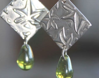 Silver woodland leaf earrings, forest earrings, green leaf earrings, natural jewelry green, plant earrings, botanical, autumn earrings