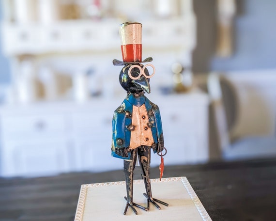 Patriotic Crow Figurine, Standing Crow with Top Hat and Glasses, Recycled Metal Sculpture, Vintage Americana Decor, Decorative Bird