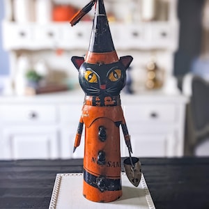 黒猫の置物、ヴィンテージハロウィン魔女猫とスカルバケツ、リサイクル金属彫刻、ヴィンテージハロウィン装飾、レトロハロウィン