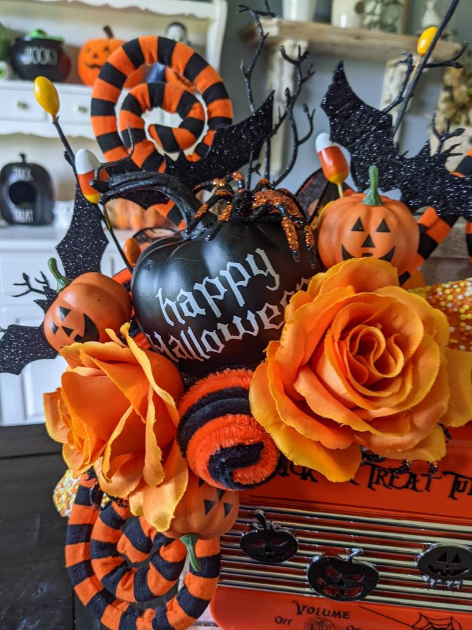 Retro Halloween Centerpiece, Haunted Radio, Vintage Halloween Decor