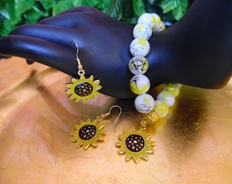 Sunflower Charm Bracelet and Earring Set: Beaded Stretch Jewelry