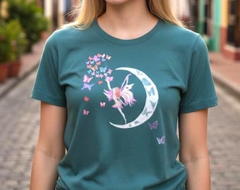 Maglietta boho con farfalla dipinta a mano, stile mistico, da indossare e indossare.