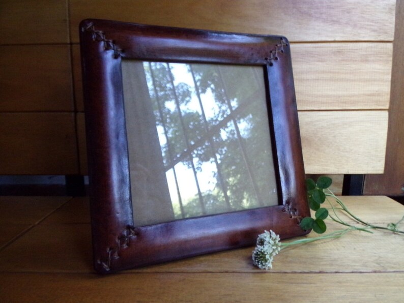 Dark brown. 15x15 cm For photo 6x6 inches With decorative hand sewing Photo frame Desk accesory Square Leather frame