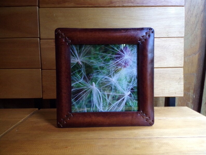 Dark brown. 15x15 cm For photo 6x6 inches With decorative hand sewing Photo frame Desk accesory Square Leather frame