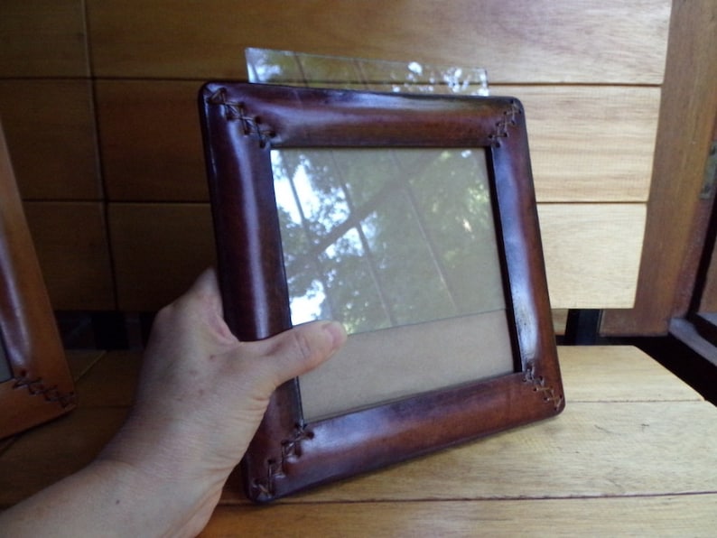 Dark brown. 15x15 cm For photo 6x6 inches With decorative hand sewing Photo frame Desk accesory Square Leather frame