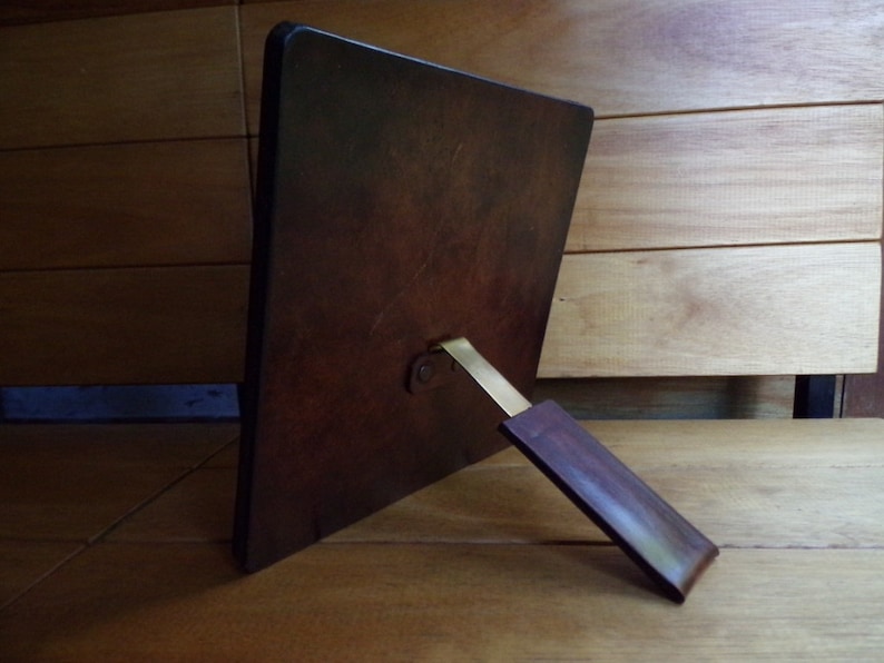 Dark brown. 15x15 cm For photo 6x6 inches With decorative hand sewing Photo frame Desk accesory Square Leather frame