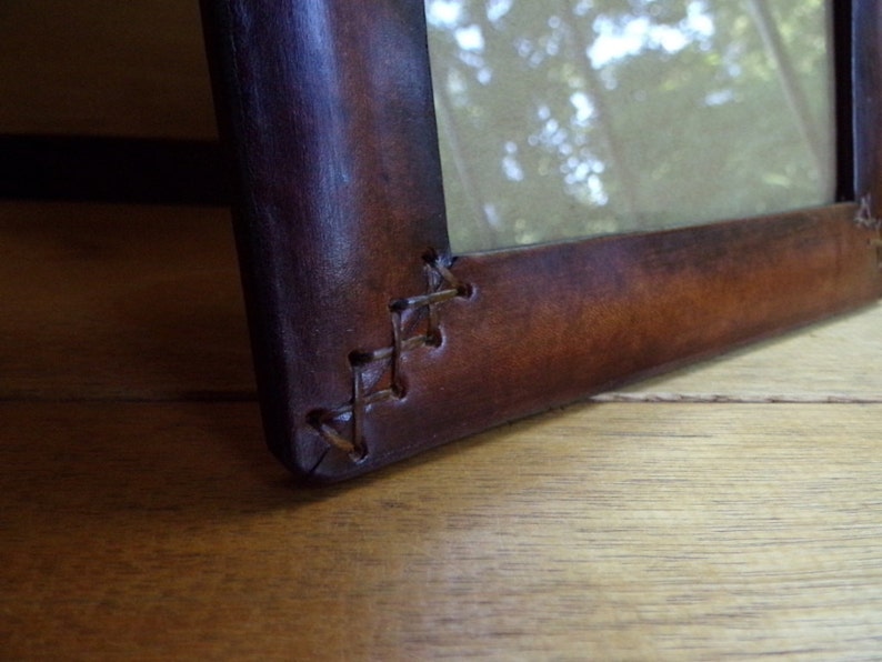 Dark brown. 15x15 cm For photo 6x6 inches With decorative hand sewing Photo frame Desk accesory Square Leather frame